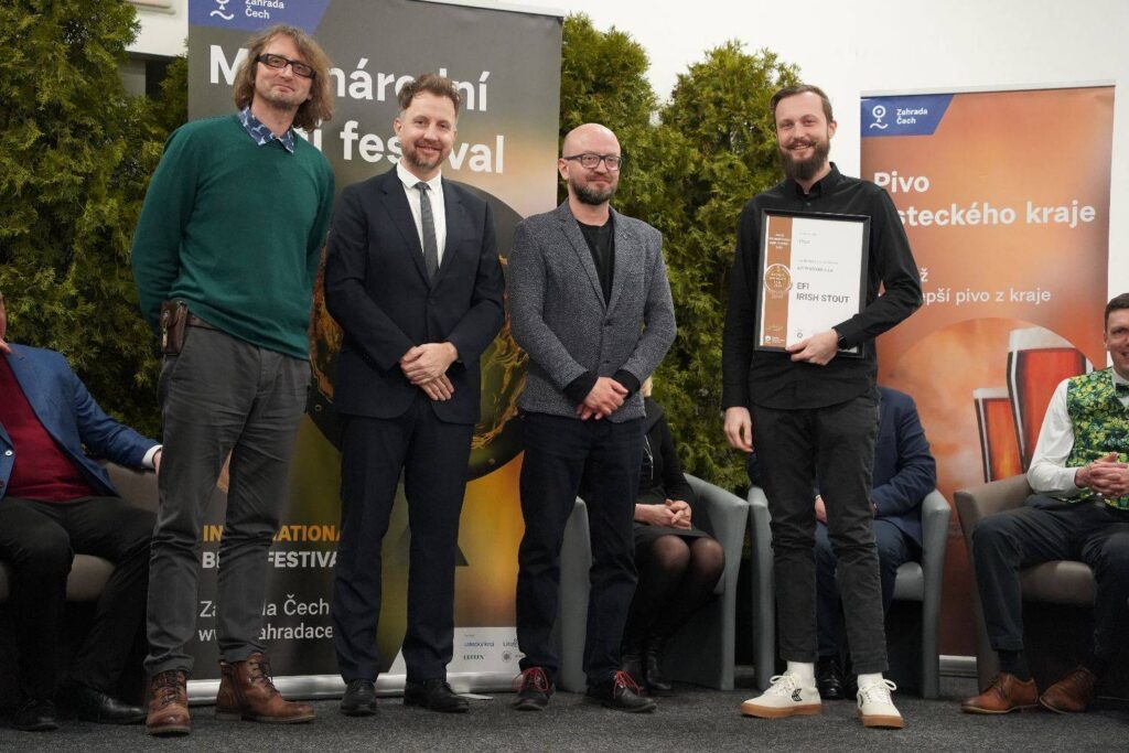 Předání certifikátu pro EFI Irish Stout