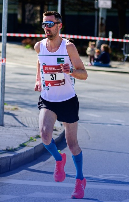 Pražský půlmaraton přinesl týmu e-Finance úspěchy