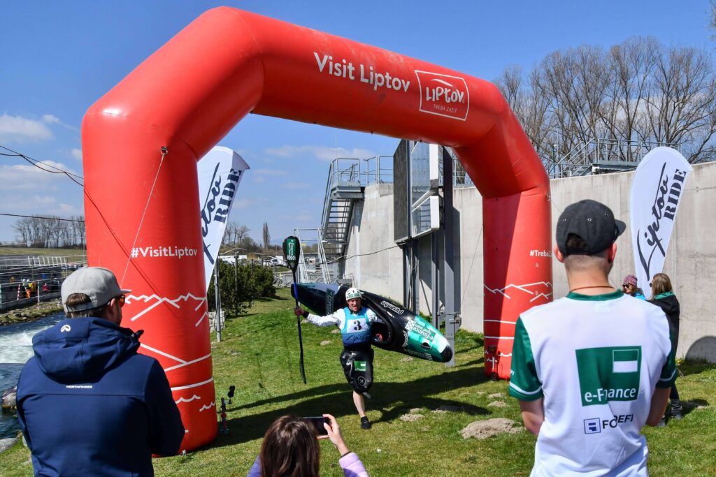 Kajakář před cílem