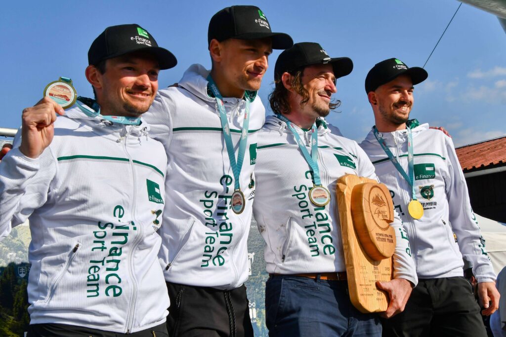 Vítězný e-Finance Sport Team